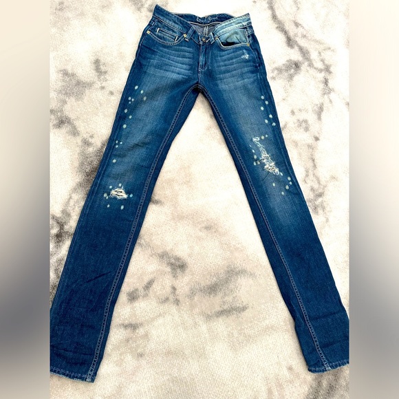 Earl Jean - Picture 1 of 2